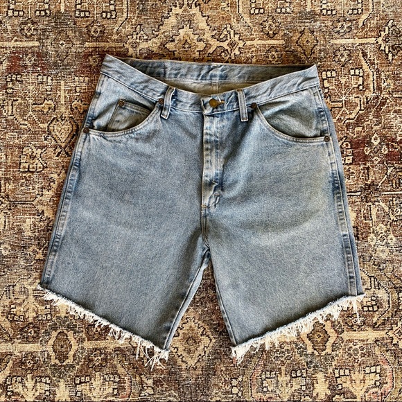 ✨SOLD✨ Vintage Wrangler Longline High Waisted Denim Cut Off Shorts - 32 - Picture 5 of 5